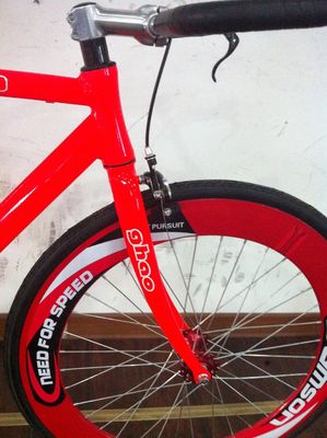 Aluminiumrahmen 700C OEM Flip-Flop Einzelgeschwindigkeit Rotes Fahrradlenker Fixie Gear Fahrrad
