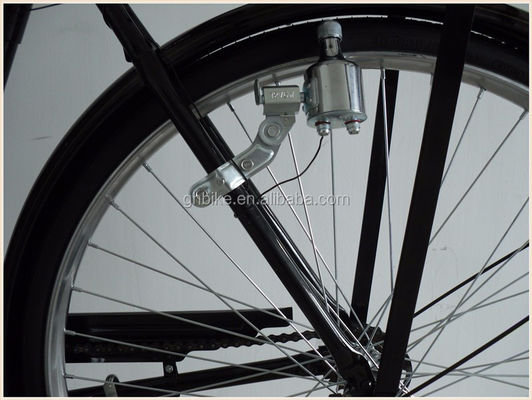 Klassischer Stil Niederländisches Fahrrad für Männer mit Achterbremse und gewöhnlichem Pedaltyp