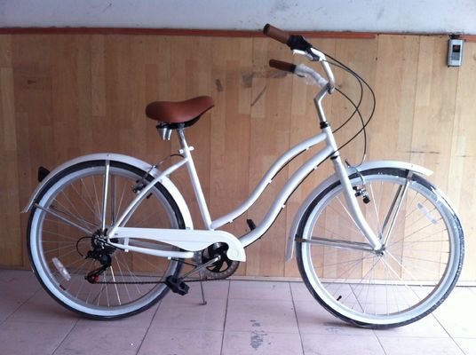 17kg 26&quot; Weiß Reifen Frauen Erwachsene 7 Geschwindigkeiten Shimano Lady City CE USA Hi-Ten Stahlrahmen CPSC Beach Cruiser Fahrrad