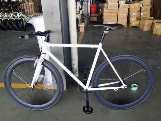 Glanz weißer Rahmen für Erwachsene 700C Einfahrrad Fahrrad mit Festgetriebe Fahrräder mit Achterbremse