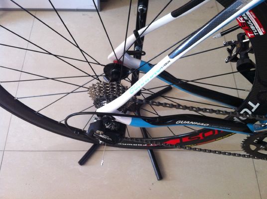 Kohlenstofffaser 700C Rahmen Shimano SORA-5700 18Speed Gruppe 6KG Rennfahrrad