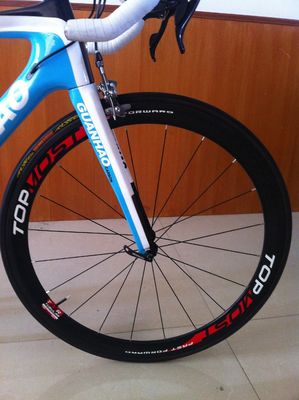 Kohlenstofffaser 700C Rahmen Shimano SORA-5700 18Speed Gruppe 6KG Rennfahrrad