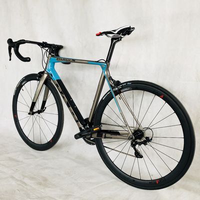 Carbonfaserfelg Material 22-Geschwindigkeit Shimano ULTEGRA R8000 Aluminiumlegierung Stamm Rennrad