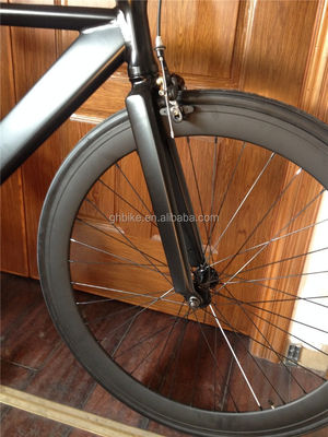 700c Schwarzes Aluminiumrahmen Fixie Bike mit Doppel-V-Bremse Festgetriebe Mann Track Bike