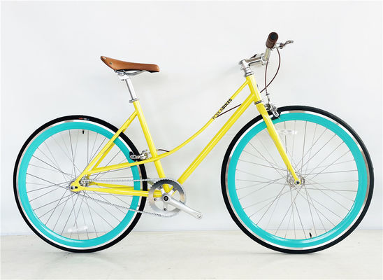 Fahren Sie im Stil Vintage-Männer-Einrad mit Stahlgabeln und Kenda 700C-Reifen