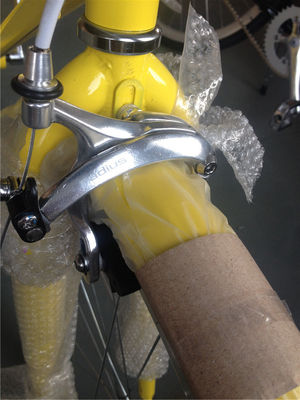 Vintage-Frauen-Step-Through-Fahrrad mit Vorderkorb und 7-Gang-Klassiker-Design