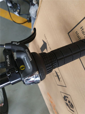 13 kg 28 &quot;Radgröße Chromoly Fahrradrahmen 4130 City Cruiser Männer Fahrrad 7 Geschwindigkeit Stadtrad Hybrid 700c Fahrrad