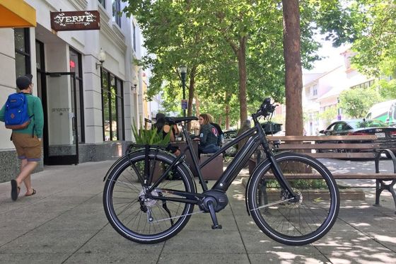 36V 250W 17Ah Mittlerer Elektromotor Unisex-Stadt-Elektrofahrrad für intelligente Fahrer